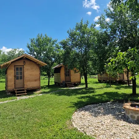Cristel Casuta Fara Ganduri Campsite *